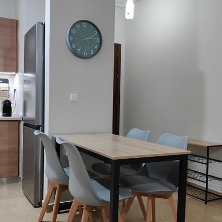 Rock & Roll 1 - Modern Apartment In Trikala Exterior foto